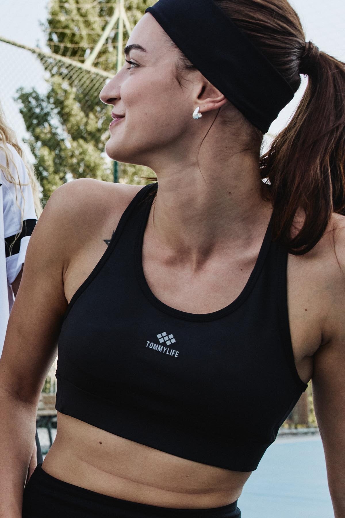 Siyah Çapraz Sırt Detaylı Slim Fit U Yaka Pedli Kadın Spor Büstiyer - 97121