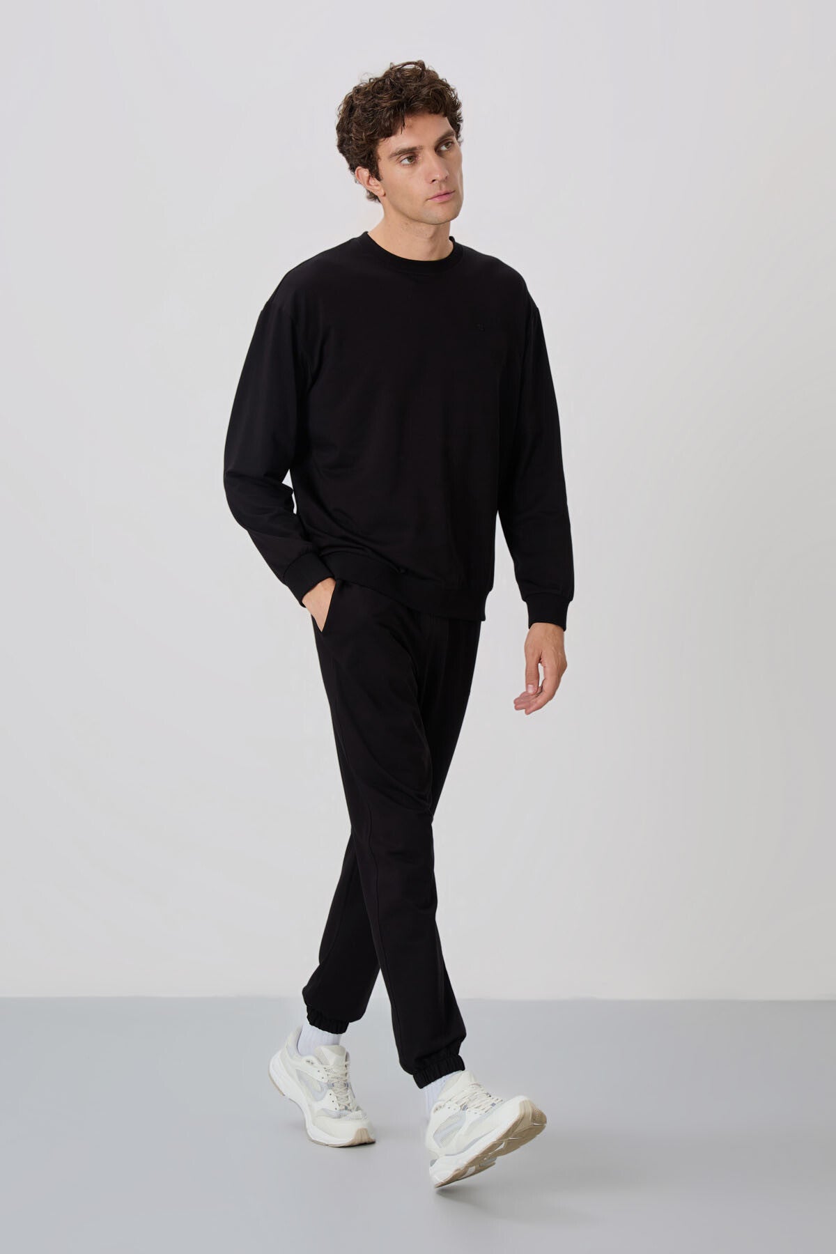 Siyah Casual O Yaka Lastik Paça Pamuklu Erkek Oversize Eşofman Takımı - 85120