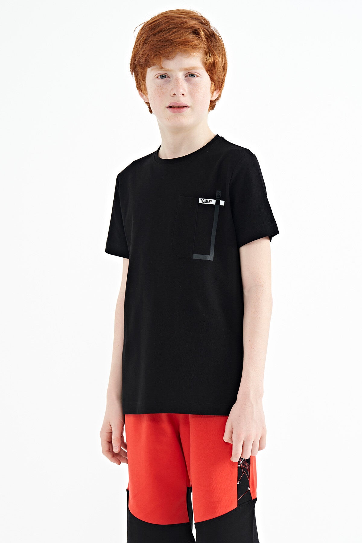 Siyah Cep Detaylı O Yaka Standart Kalıp Erkek Çocuk T-Shirt - 11120