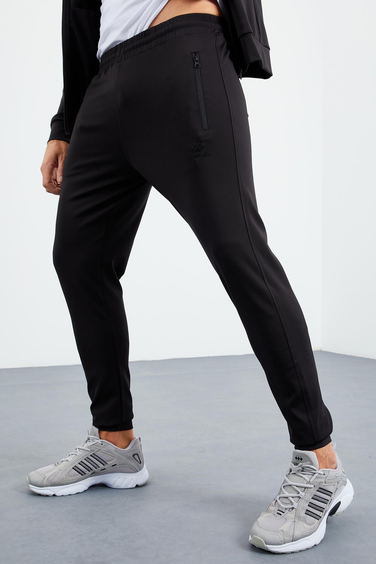 Siyah Dik Yaka Fermuarlı Standart Kalıp Manşetli Erkek Eşofman Takım - 85160