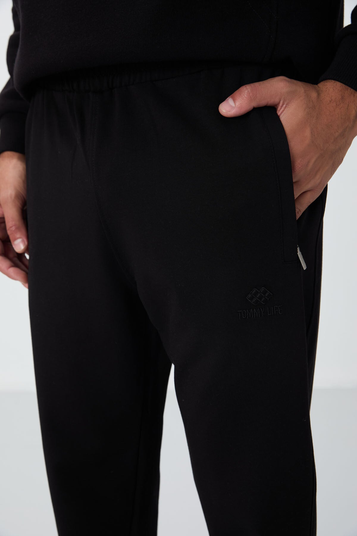 Siyah Fermuar Cepli Dar Kalıp Klasik Paça Erkek Eşofman Alt - 84669