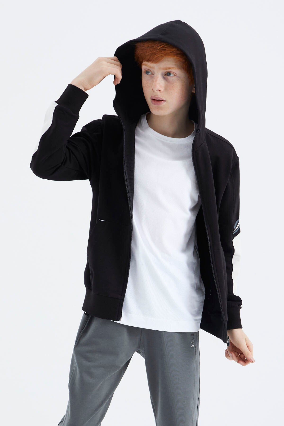 Siyah Fermuarlı Erkek Çocuk Sweatshirt - 11180