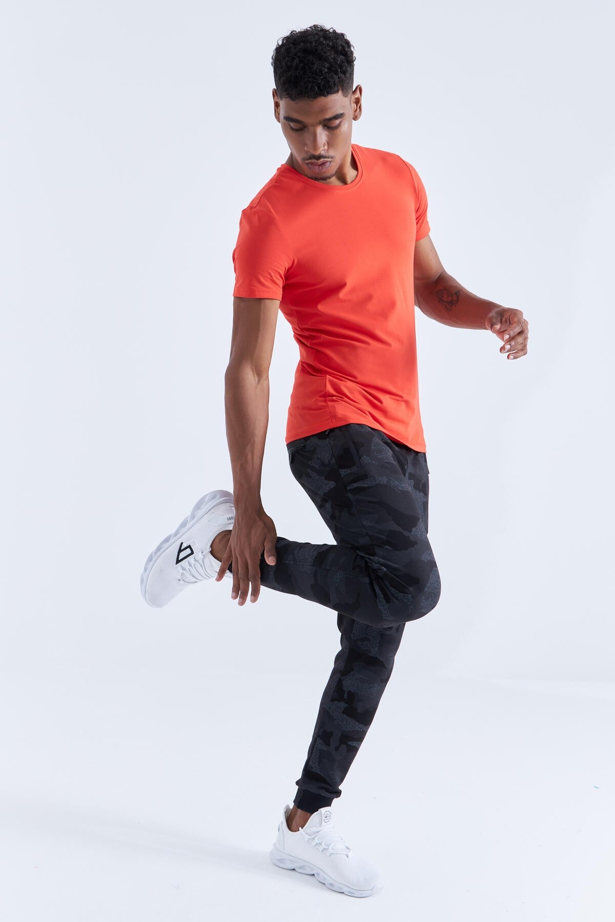 Siyah Kamuflaj Kamuflaj Desenli Dar Kalıp Jogger Erkek Eşofman Alt - 84754