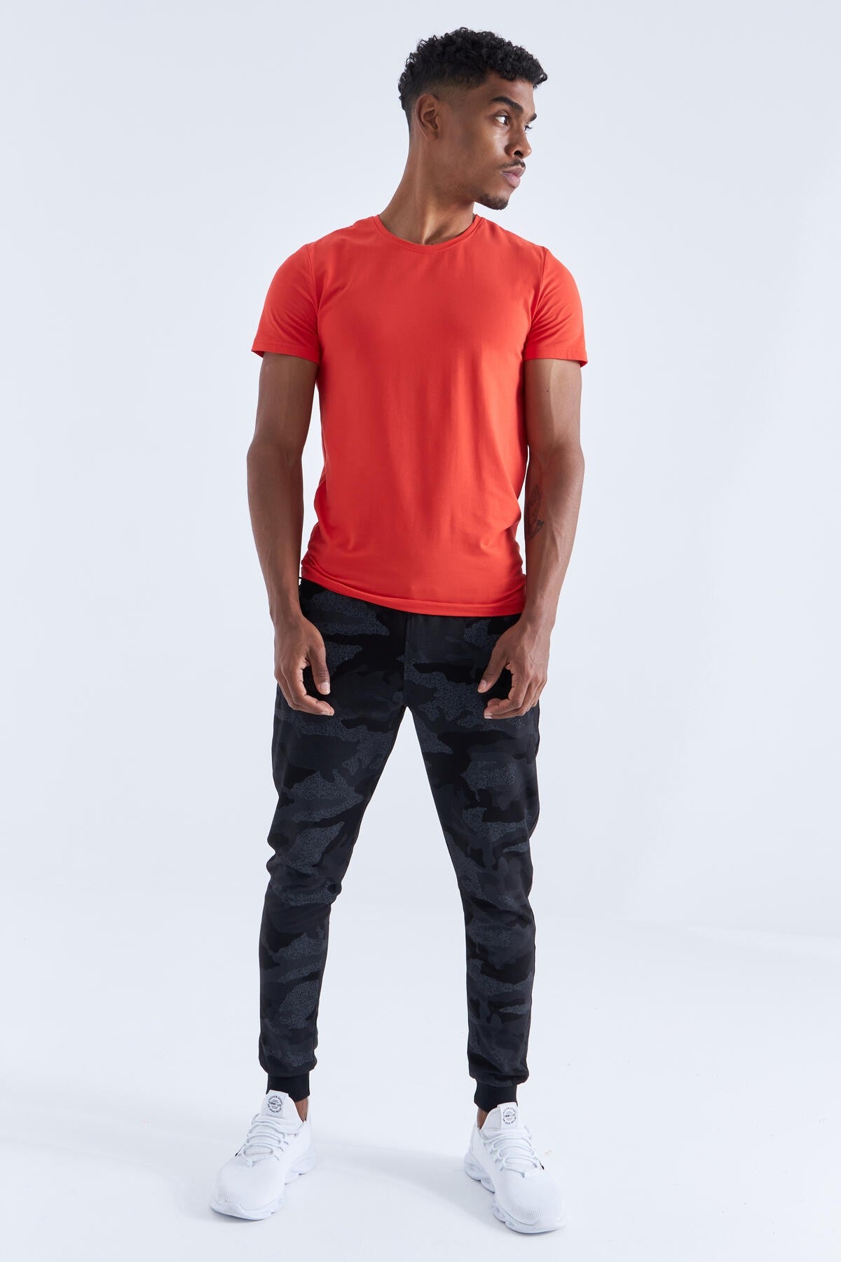 Siyah Kamuflaj Kamuflaj Desenli Dar Kalıp Jogger Erkek Eşofman Alt - 84754