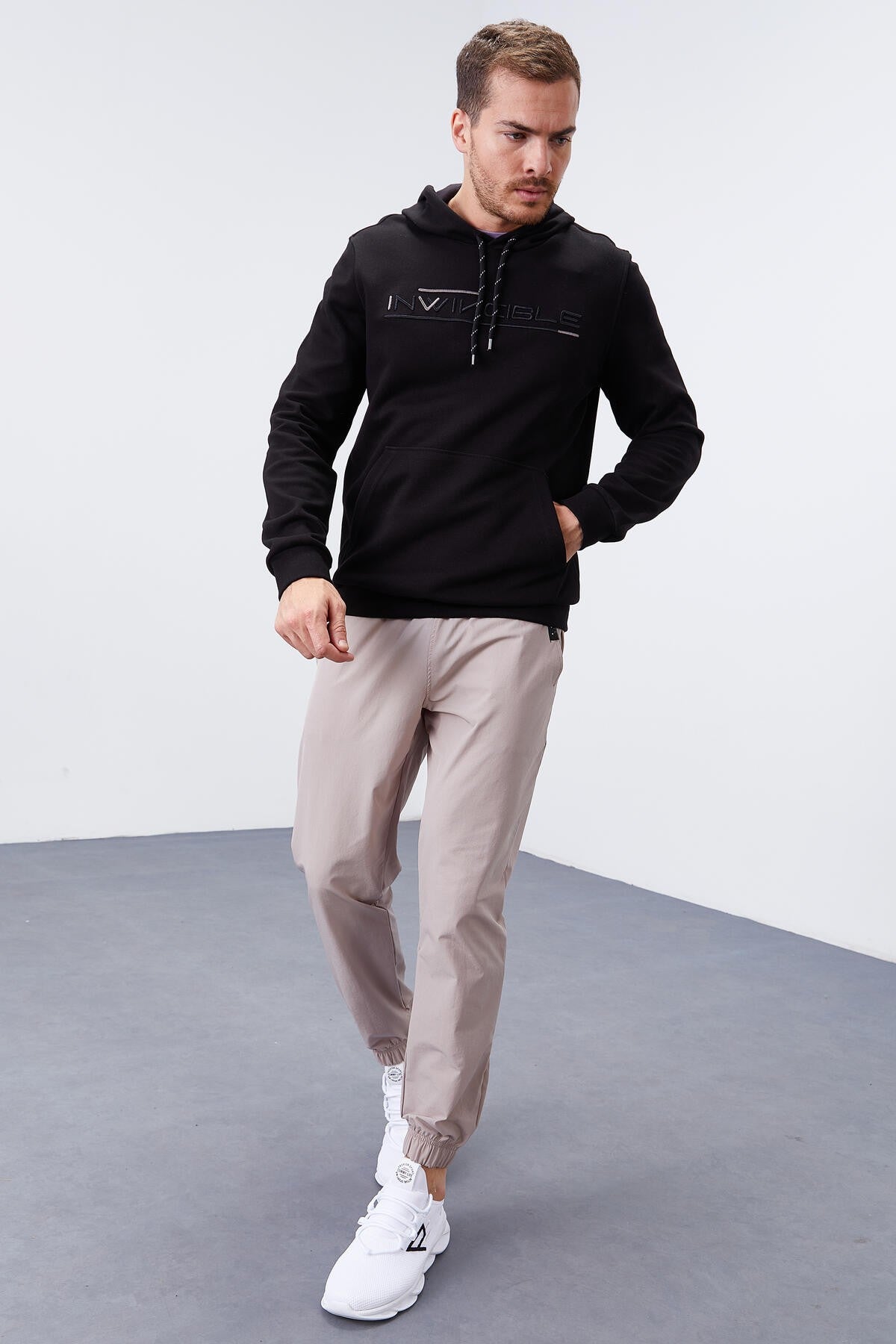 Siyah Kanguru Cep Standart Kalıp Kapüşonlu Erkek Sweatshirt - 87883