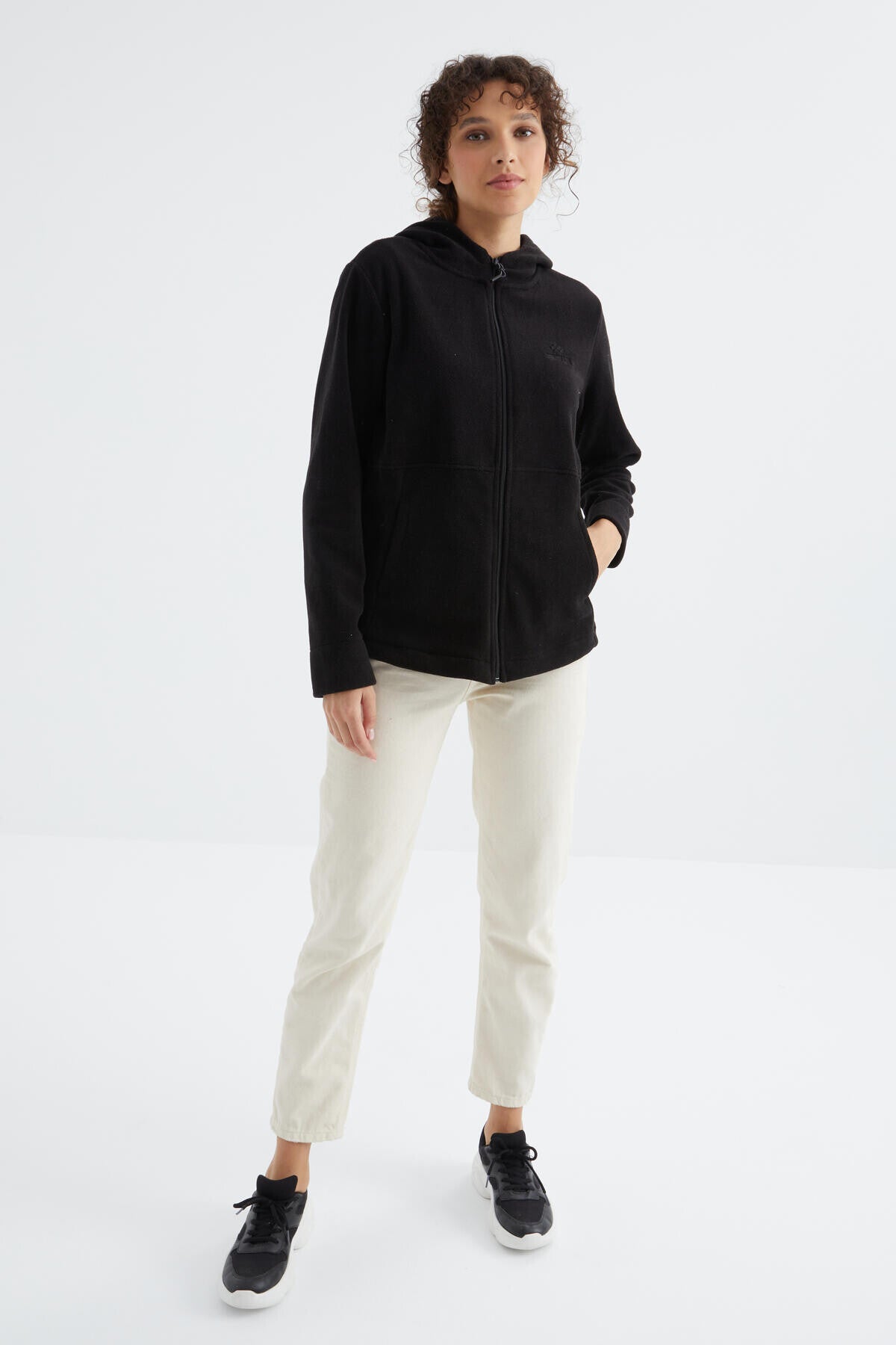 Siyah Kapüşonlu Fermuarlı Rahat Form Kadın Polar Sweatshirt - 97233