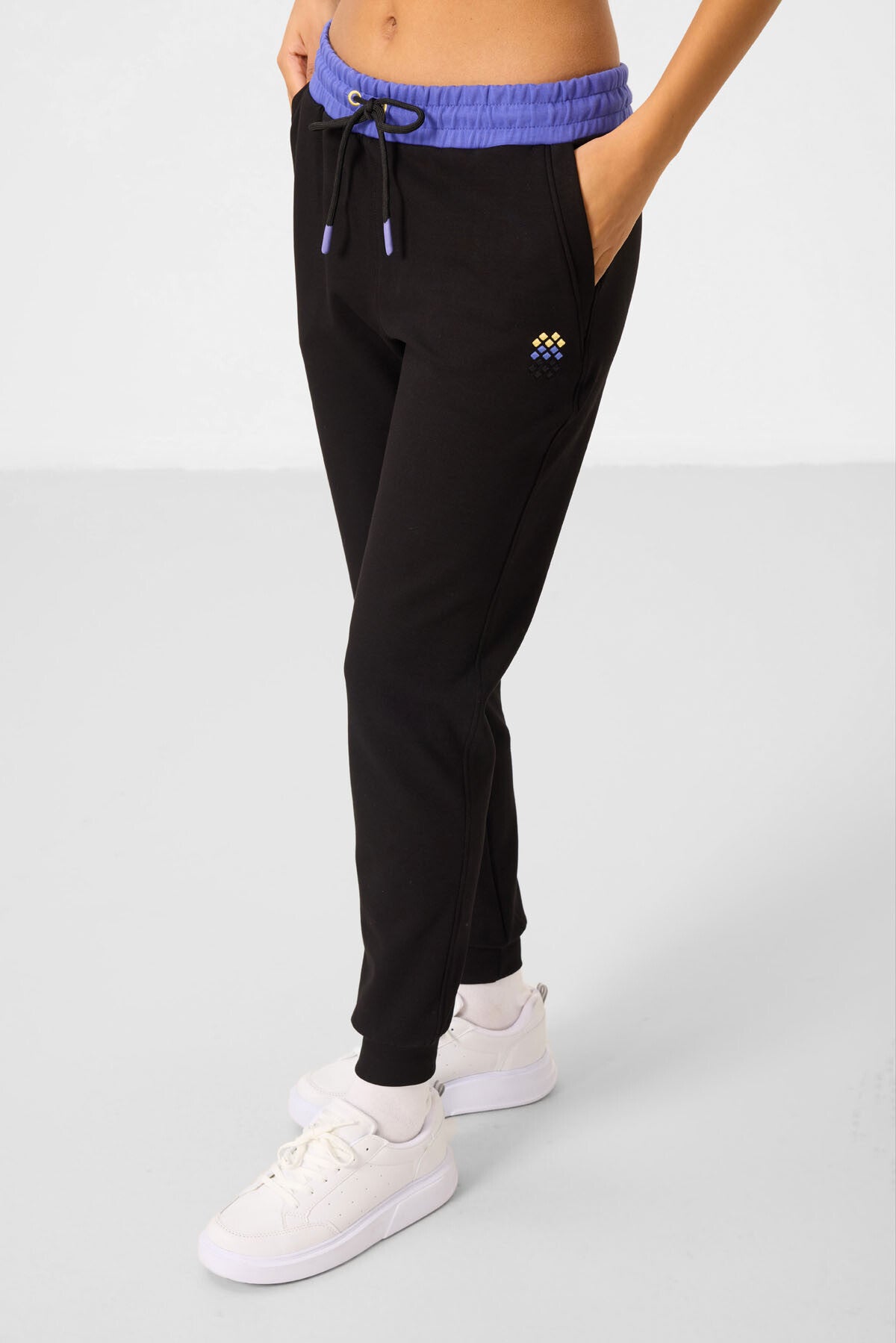 Siyah Kapüşonlu Pamuklu Renk Bloklu Kadın Eşofman Takım - 95327