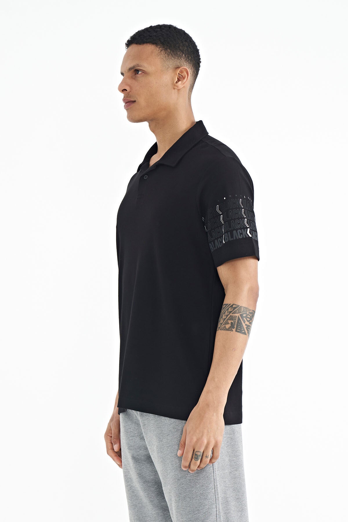 Siyah Kol Baskı Detaylı Polo Yaka Standart Form Erkek T-shirt - 88240