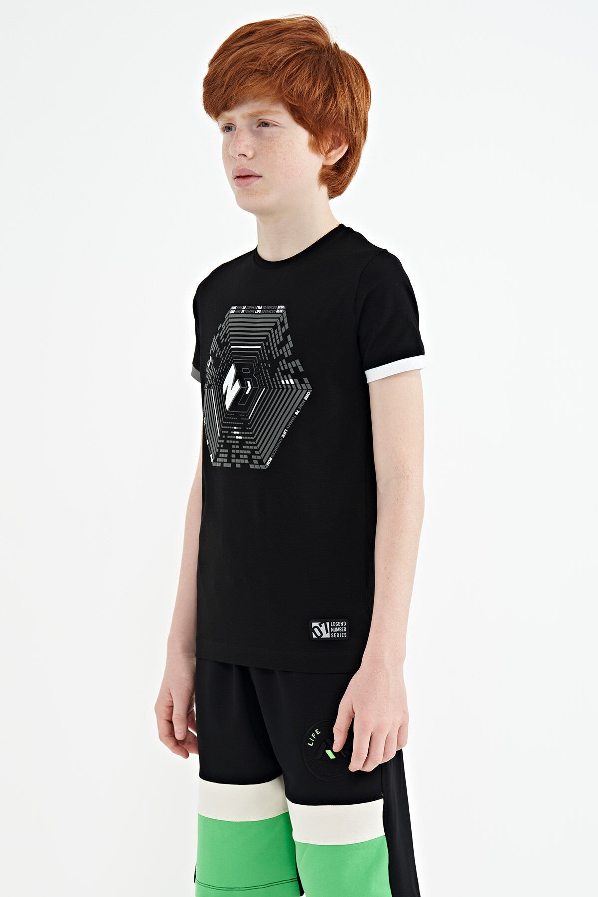 Siyah Kol Ucu Renkli Detaylı Baskılı Standart Kalıp Erkek Çocuk T-Shirt - 11156