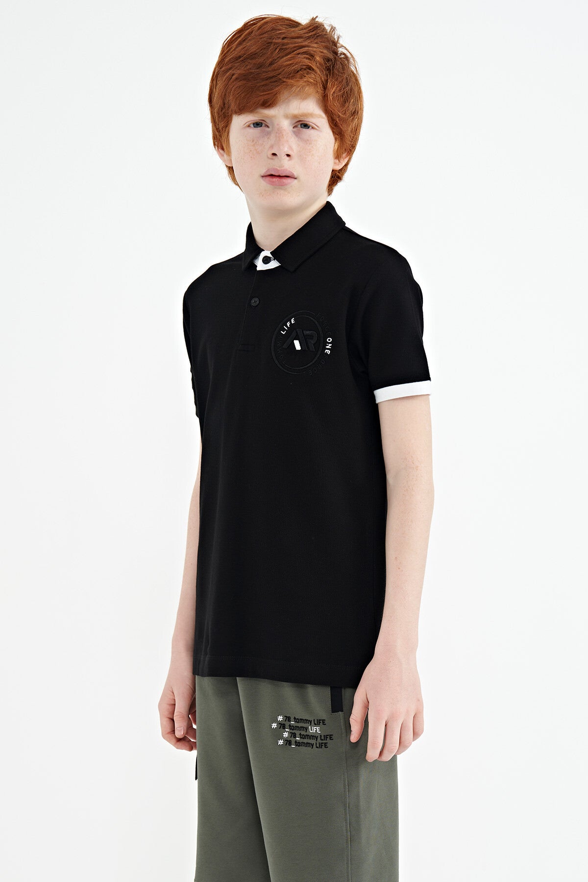 Siyah Kol Ucu Renkli Logo Nakışlı Standart Kalıp Polo Yaka Erkek Çocuk T-Shirt - 11138