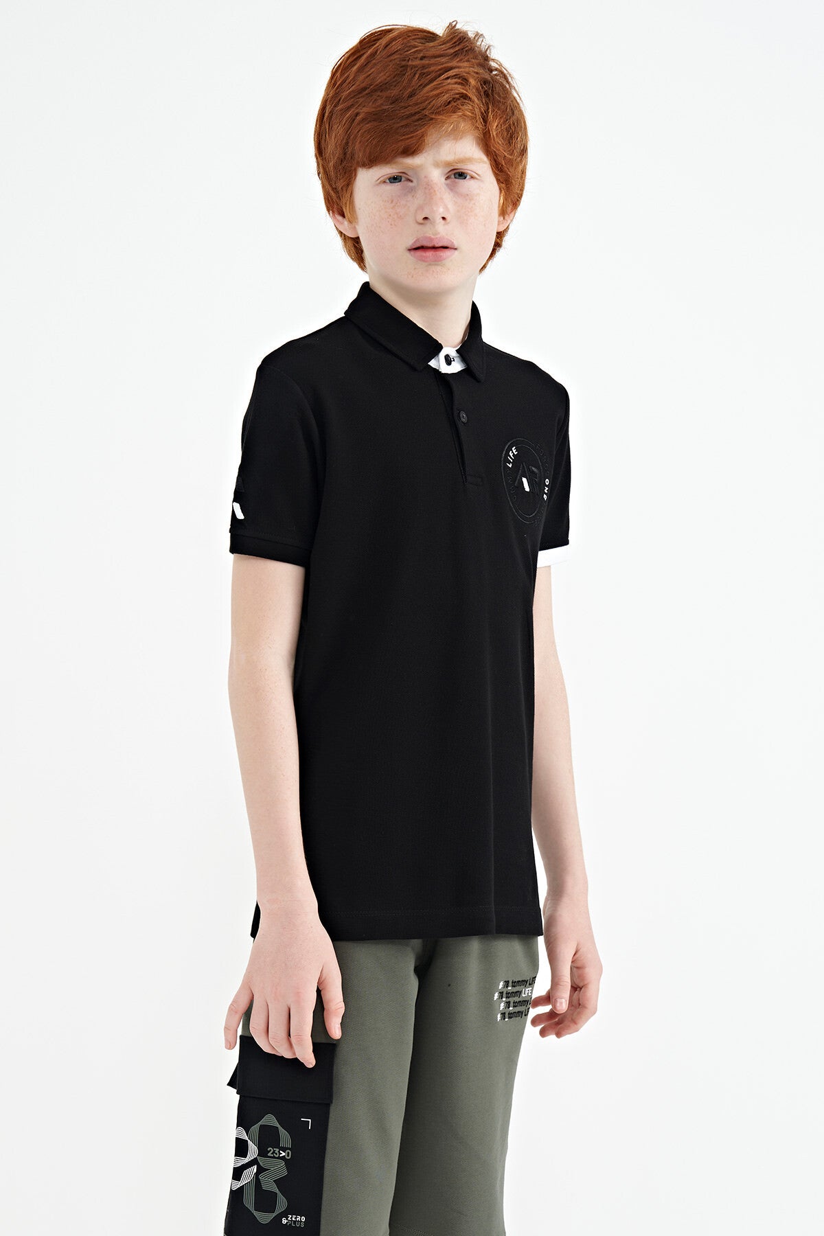 Siyah Kol Ucu Renkli Logo Nakışlı Standart Kalıp Polo Yaka Erkek Çocuk T-Shirt - 11138