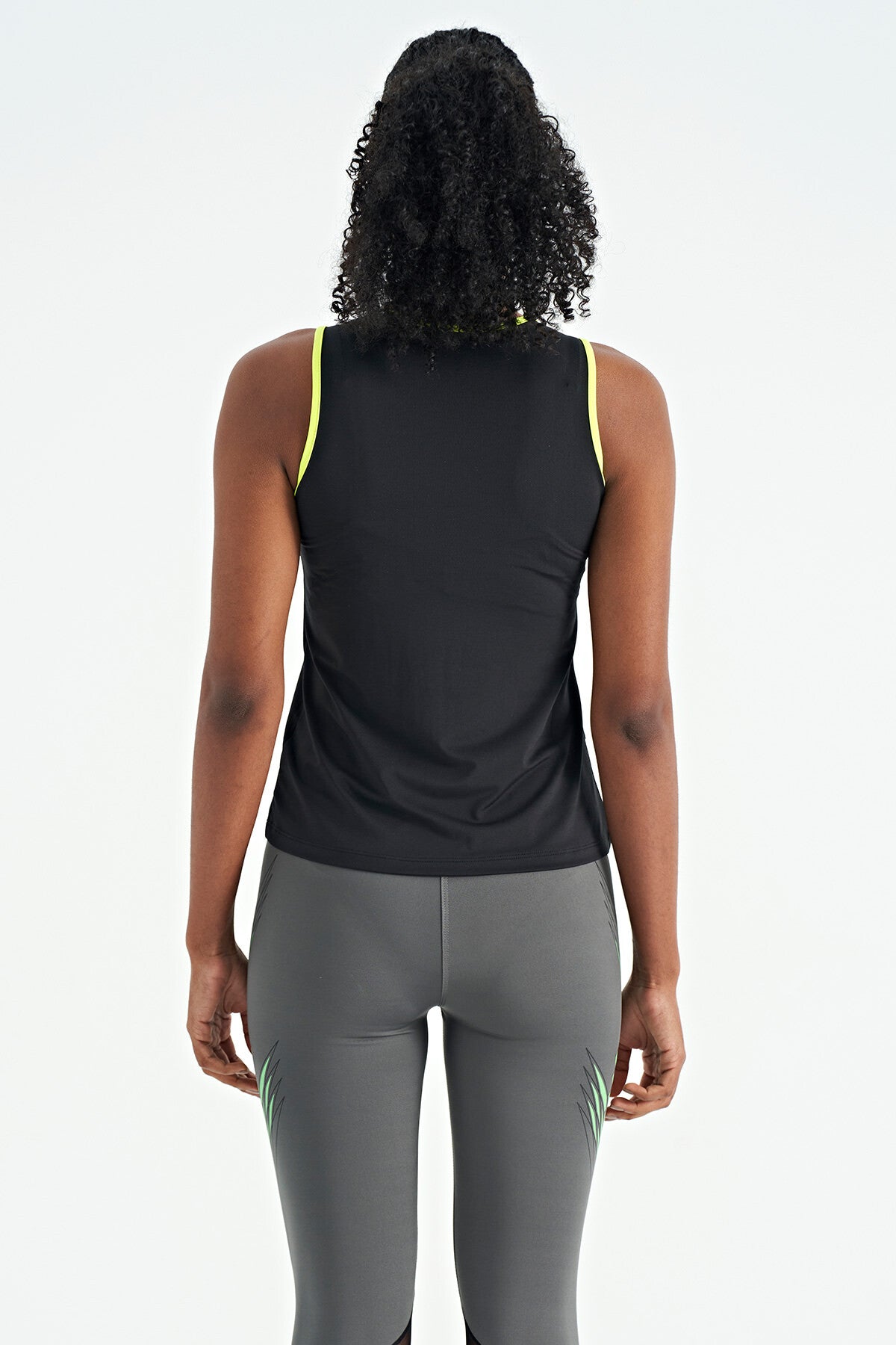 Siyah Logo Baskılı Biye Şeritli Standart Kalıp Kadın Spor Atlet - 97255