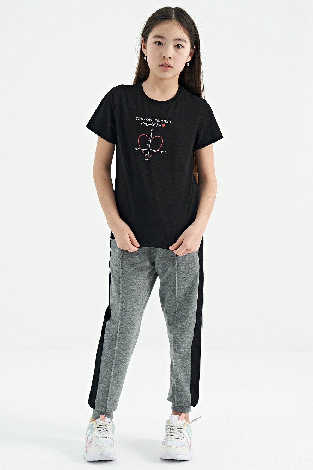 Siyah O Yaka Baskı Detaylı Rahat Kalıp Kız Çocuk T-Shirt - 75129