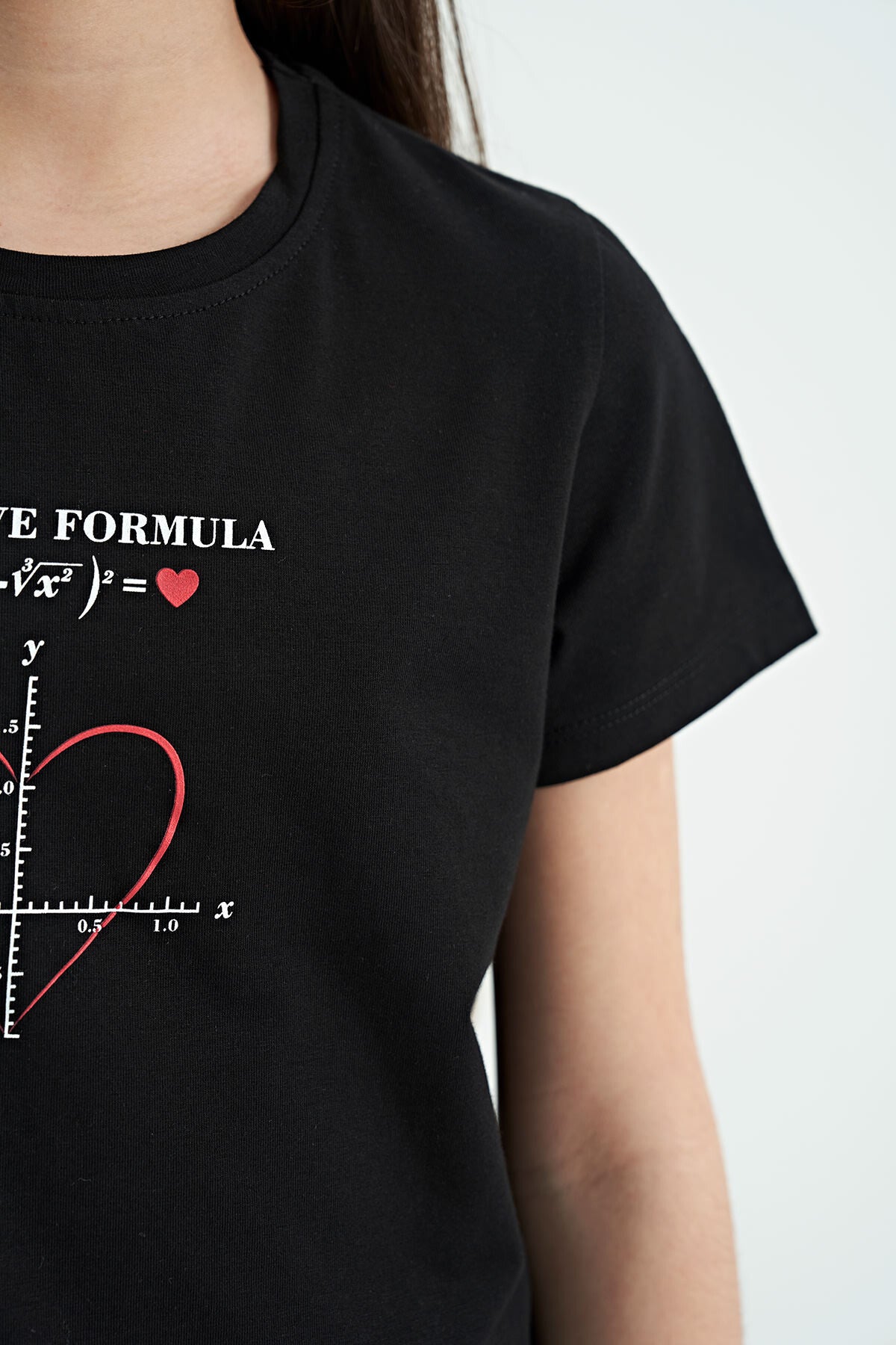 Siyah O Yaka Baskı Detaylı Rahat Kalıp Kız Çocuk T-Shirt - 75129