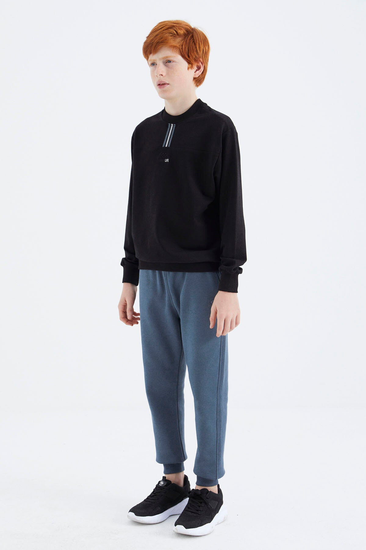 Siyah O Yaka Erkek Çocuk Sweatshirt - 11178