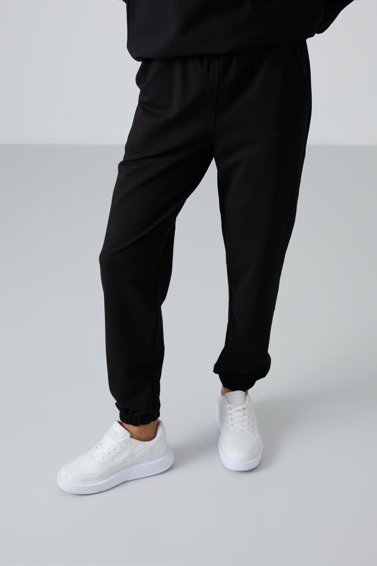 Siyah Basic Pamuklu O Yaka Oversize Lastik Paça Kadın Eşofman Takım - 95287