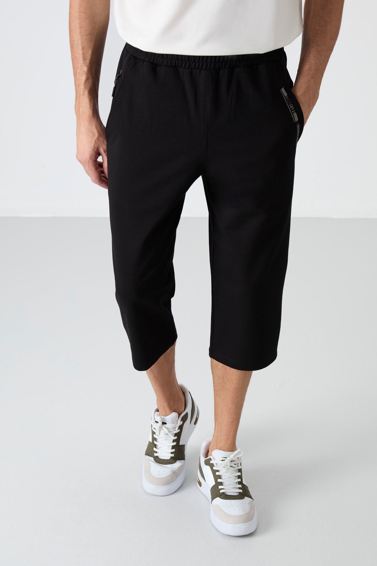 Siyah Ön Cep Detaylı Standart Kalıp Klasik Paça Erkek Kapri - 83092