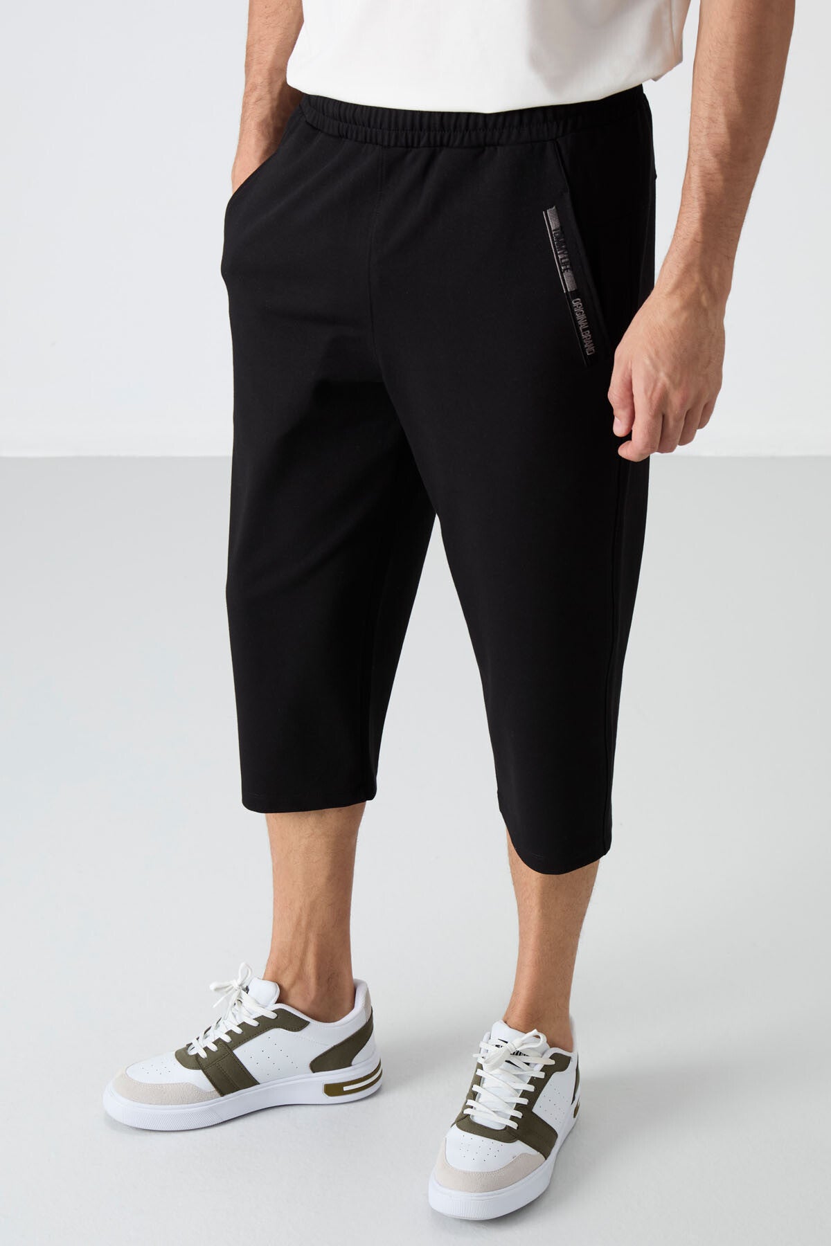 Siyah Ön Cep Detaylı Standart Kalıp Klasik Paça Erkek Kapri - 83092