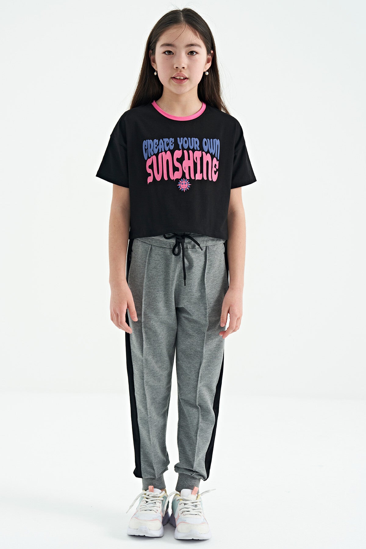 Siyah Renkli Yazı Baskılı O Yaka Oversize Kısa Kollu Kız Çocuk T-Shirt - 75111