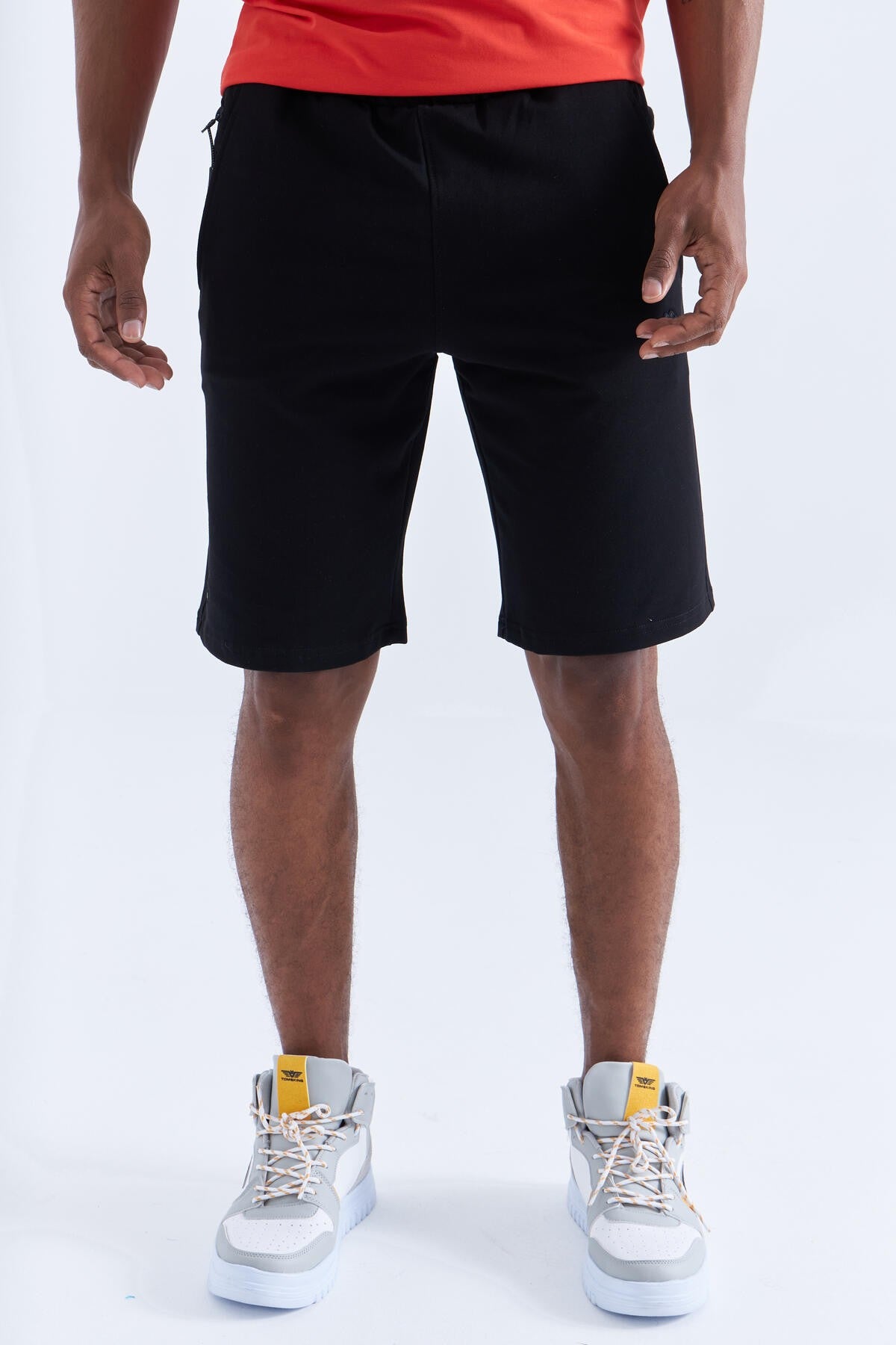 Siyah Tek Fermuar Cep Detaylı Bağcıklı Standart Kalıp Erkek Şort - 81202