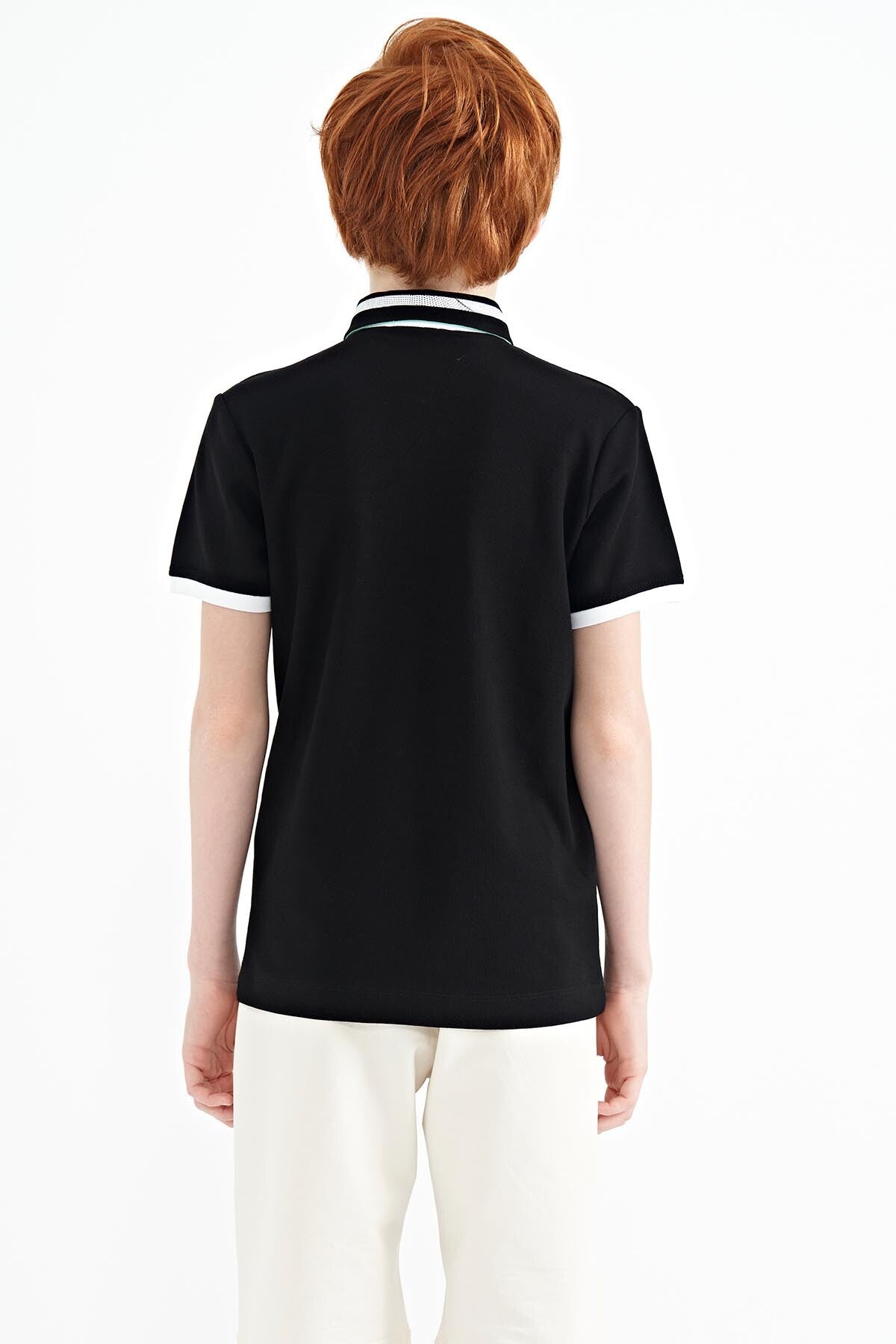 Siyah Yakası Renk Bloklu Baskı Detaylı Standart Kalıp Erkek Çocuk T-Shirt - 11111