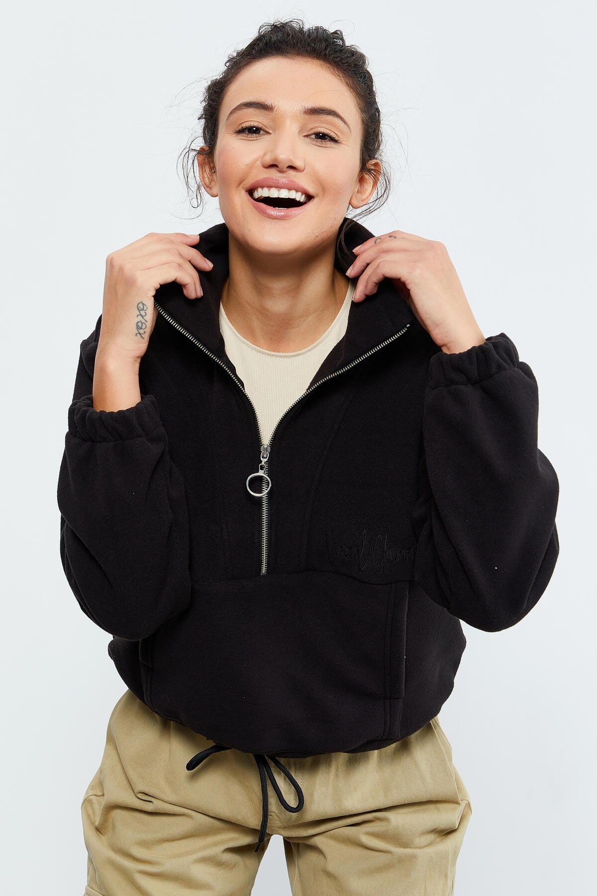 Siyah Yarım Fermuar Etek Ucu Büzgülü Kadın Polar Oversize Sweatshirt - 97171