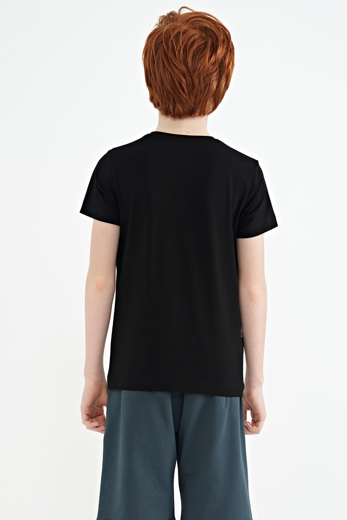 Siyah Yazı Baskılı O Yaka Standart Kalıp Erkek Çocuk T-Shirt - 11149