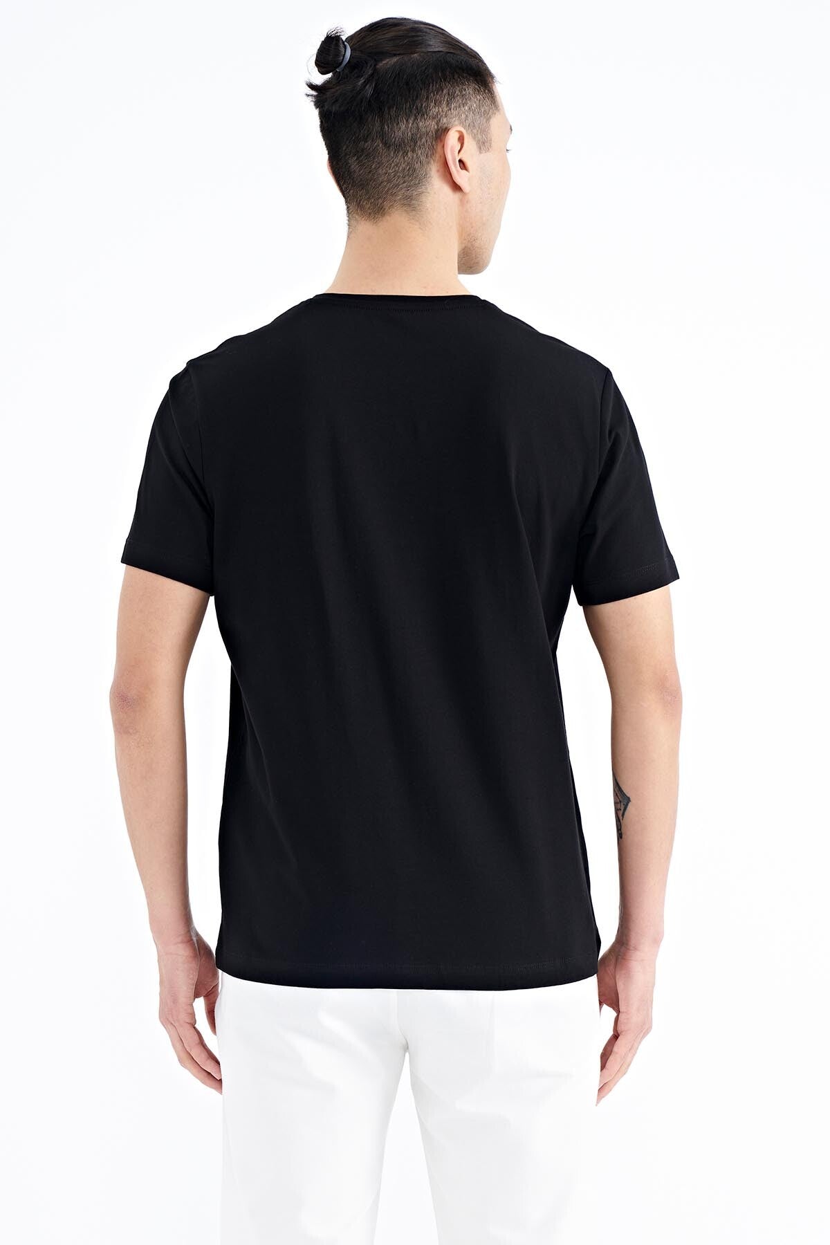 Siyah Yazı Baskılı O Yaka Standart Kalıp Erkek T-Shirt - 88174