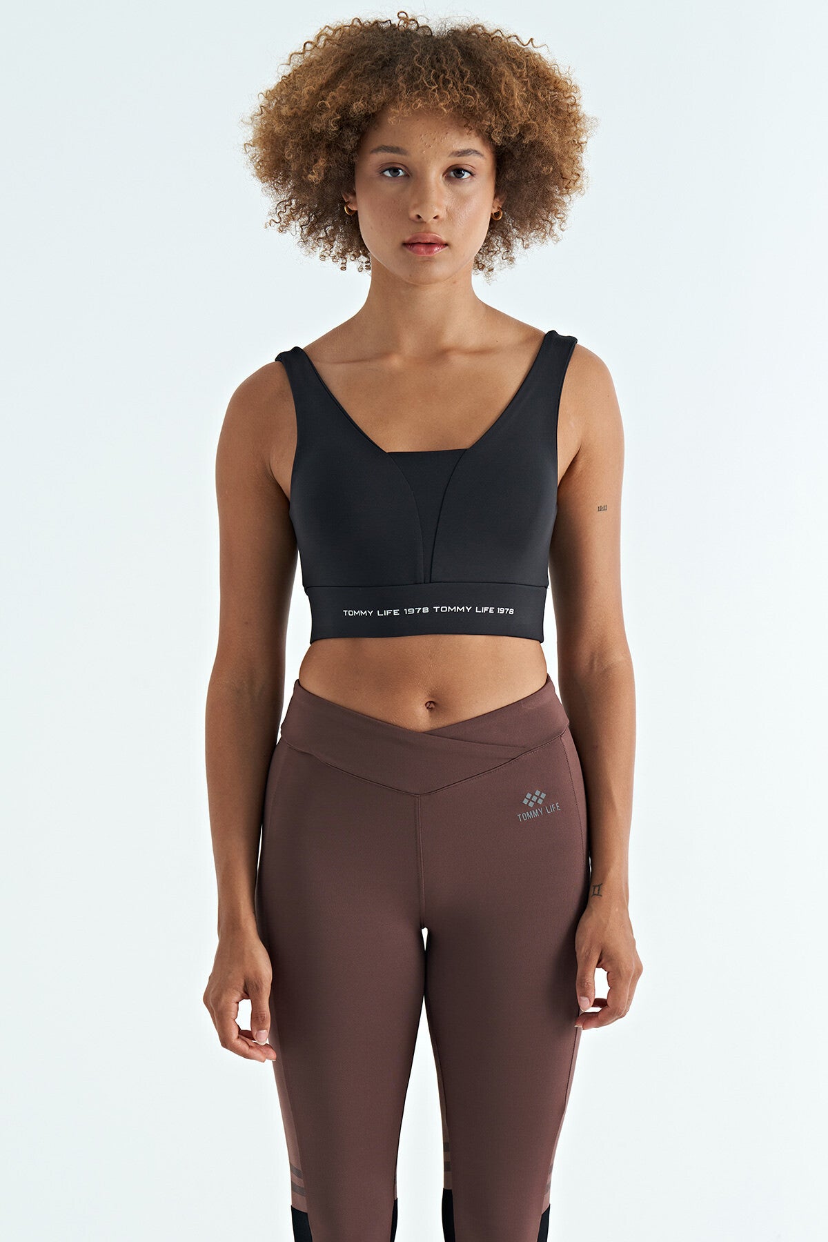 Siyah Yazı Baskılı Renk Bloklu Dar Kalıp Dalgıç Kumaş Kadın Büstiyer - 97271