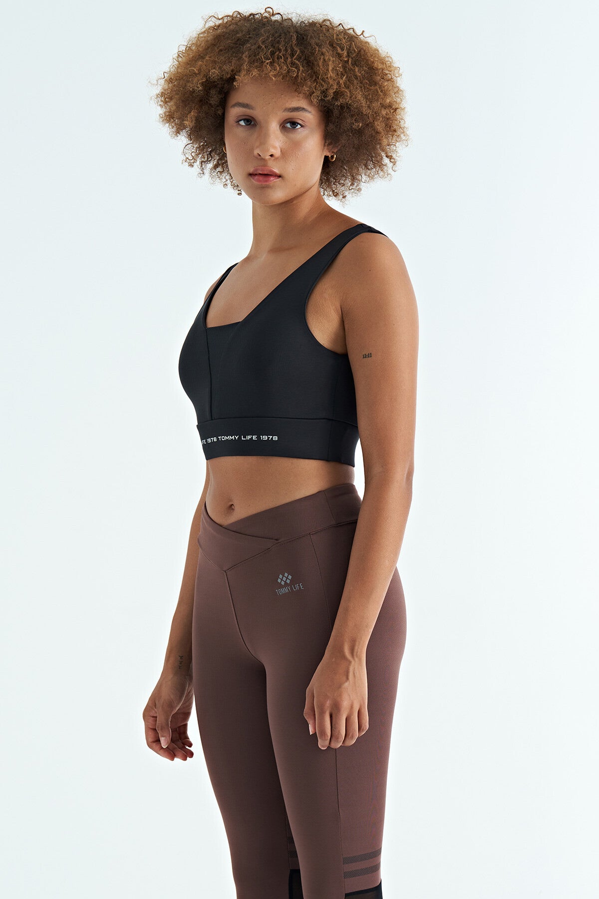 Siyah Yazı Baskılı Renk Bloklu Dar Kalıp Dalgıç Kumaş Kadın Büstiyer - 97271