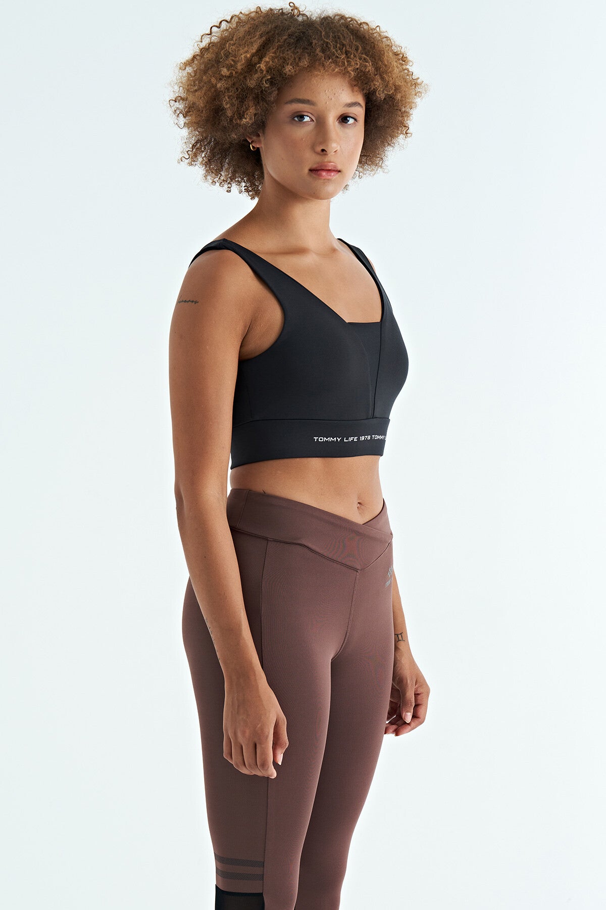 Siyah Yazı Baskılı Renk Bloklu Dar Kalıp Dalgıç Kumaş Kadın Büstiyer - 97271