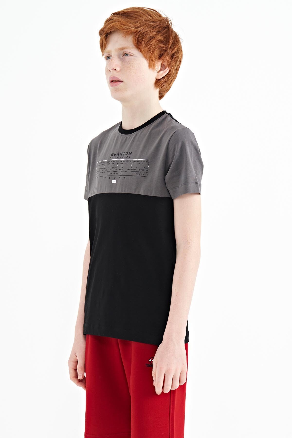 Siyah Yazı Baskılı Renk Bloklu Standart Kalıp O Yaka Erkek Çocuk T-Shirt - 11134