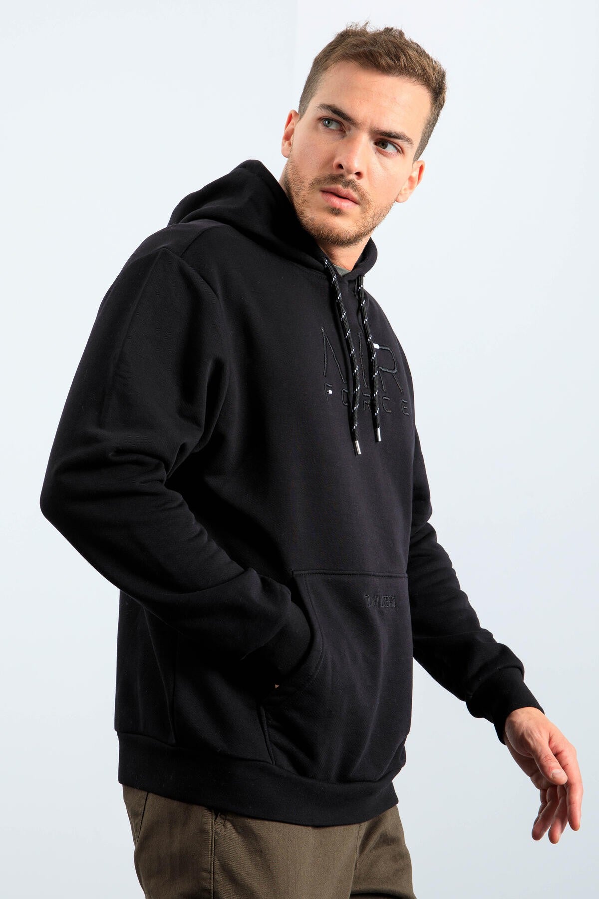 Siyah Yazı Nakışlı Standart Kalıp Kapüşonlu Erkek Sweatshirt - 87838