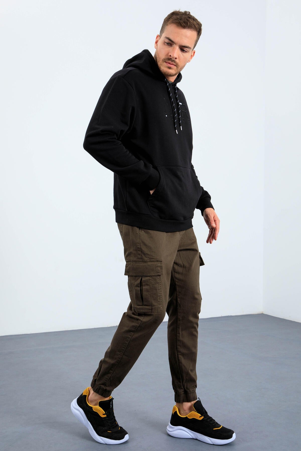 Siyah Yazı Nakışlı Standart Kalıp Kapüşonlu Erkek Sweatshirt - 87838