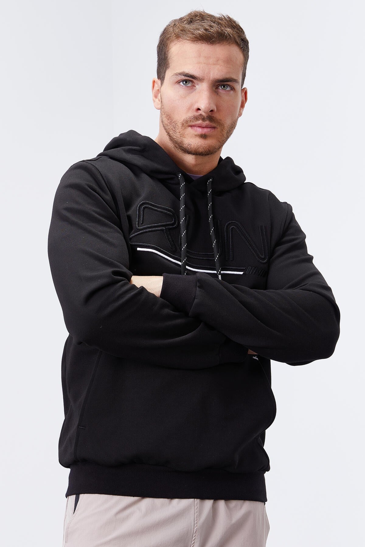 Siyah Yazı Nakışlı Standart Kalıp Kapüşonlu Erkek Sweatshirt - 87887