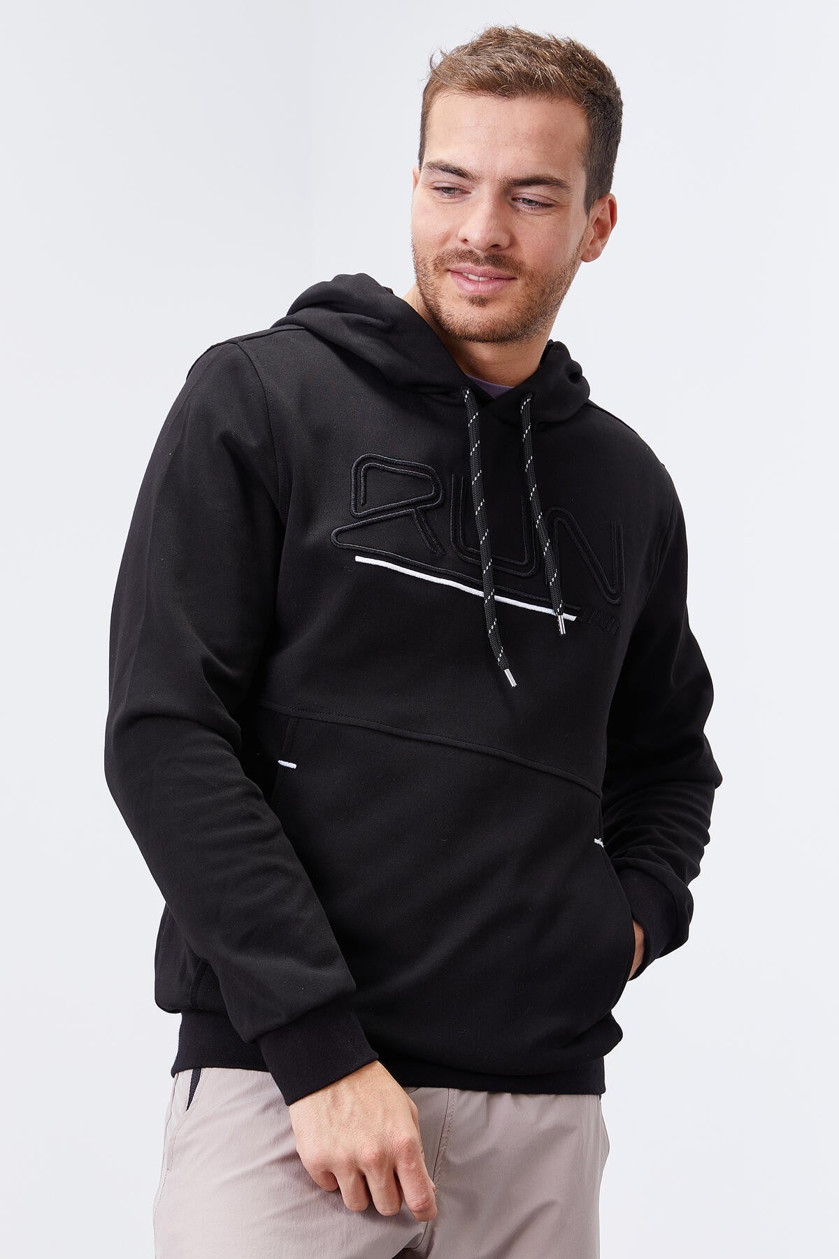 Siyah Yazı Nakışlı Standart Kalıp Kapüşonlu Erkek Sweatshirt - 87887