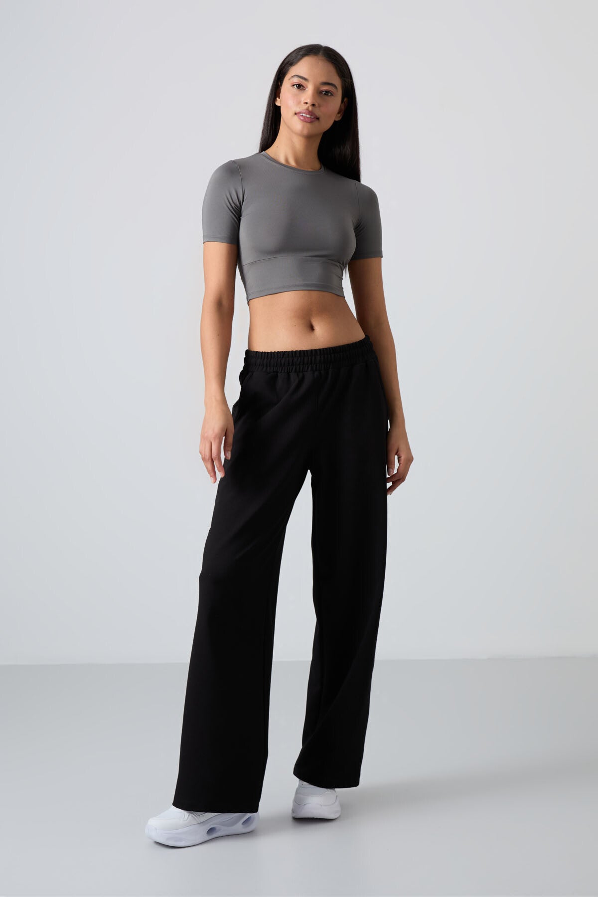 Siyah Yüksek Bel Cepli Rahat Form Geniş Paça Kadın Eşofman Alt - 94567