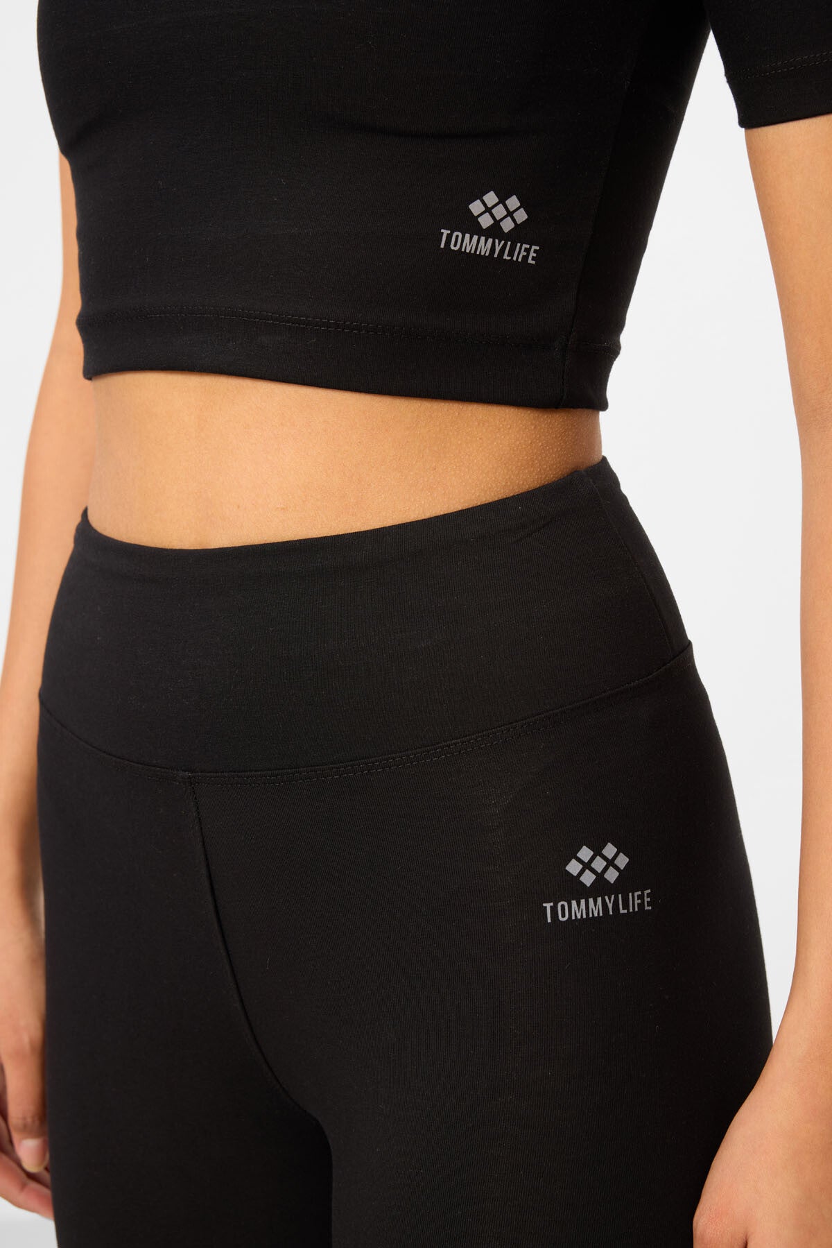 Siyah Yüksek Bel Kapri-Crop T-Shirt Slim Fit Kadın Tayt Takım - 95285