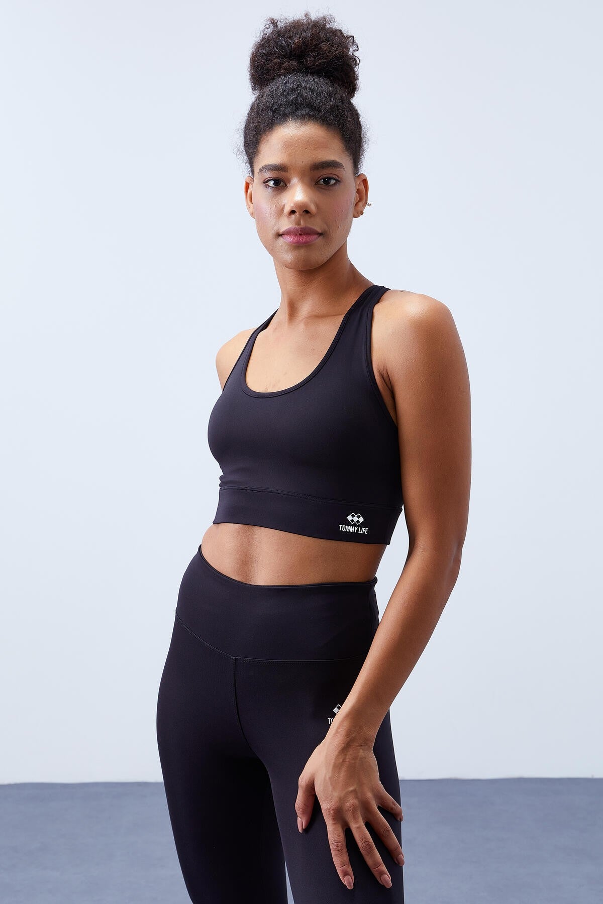 Siyah Yüksek Bel Toparlayıcı Çapraz Sırt Detaylı Slim Fit Kadın Tayt Takım - 95283