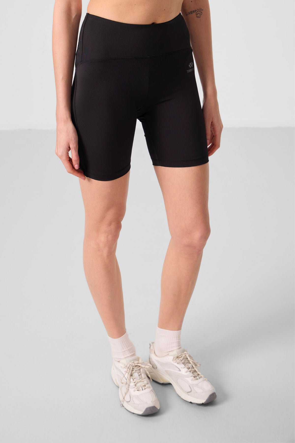 Siyah Yüksek Bel Toparlayıcı Kısa Biker Kadın Tayt - 91007