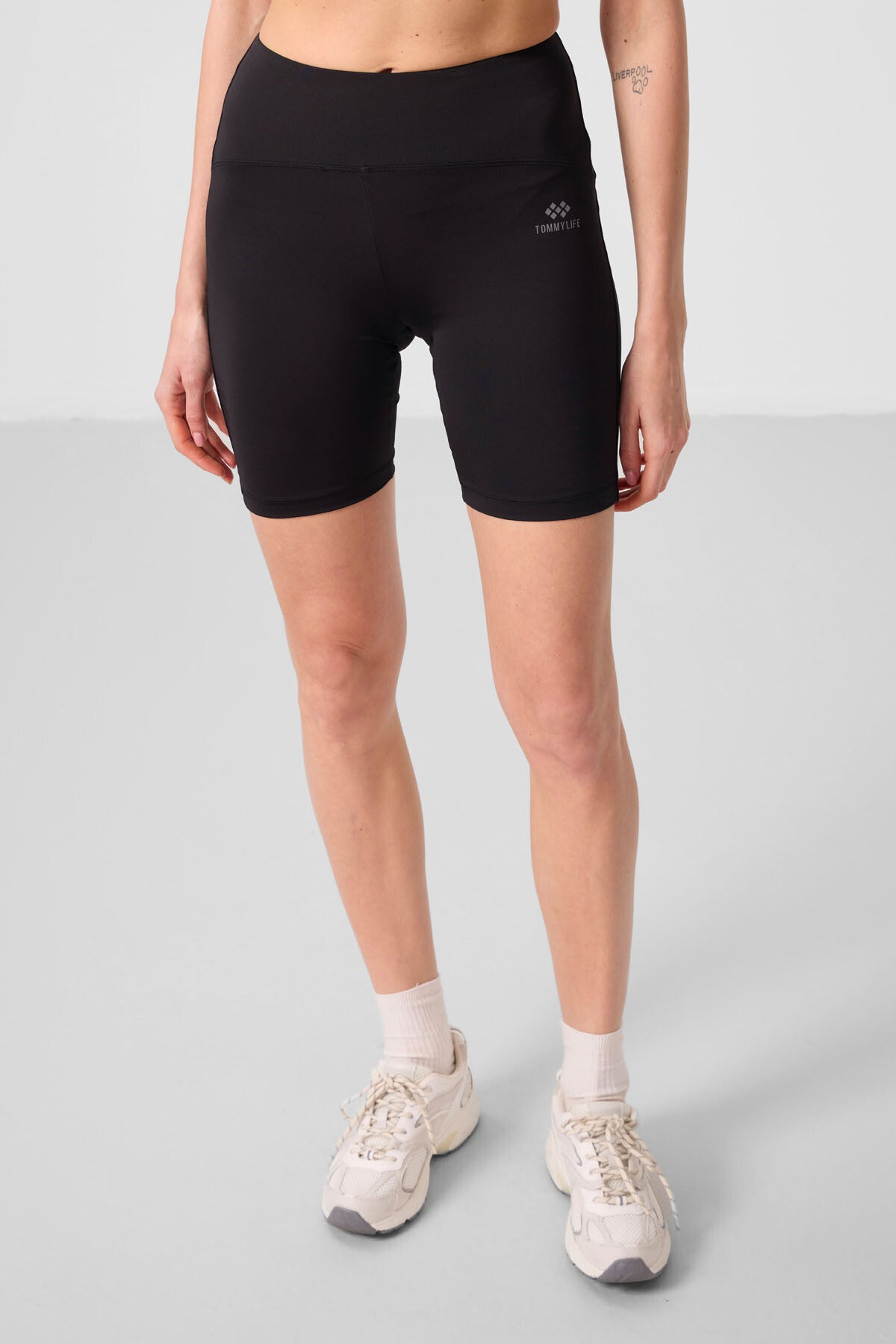 Siyah Yüksek Bel Toparlayıcı Kısa Biker Kadın Tayt - 91007