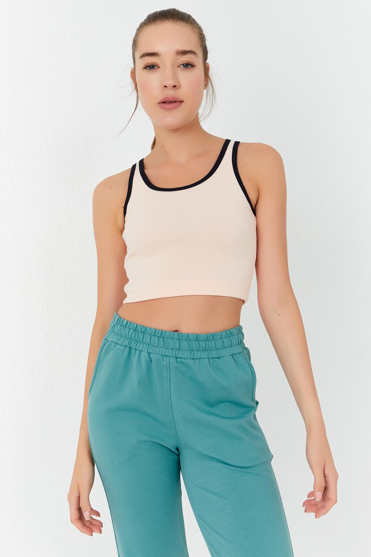 Somon Basic Sıfır Kol Dar Kalıp U Yaka Kadın Crop Top Atlet - 97162