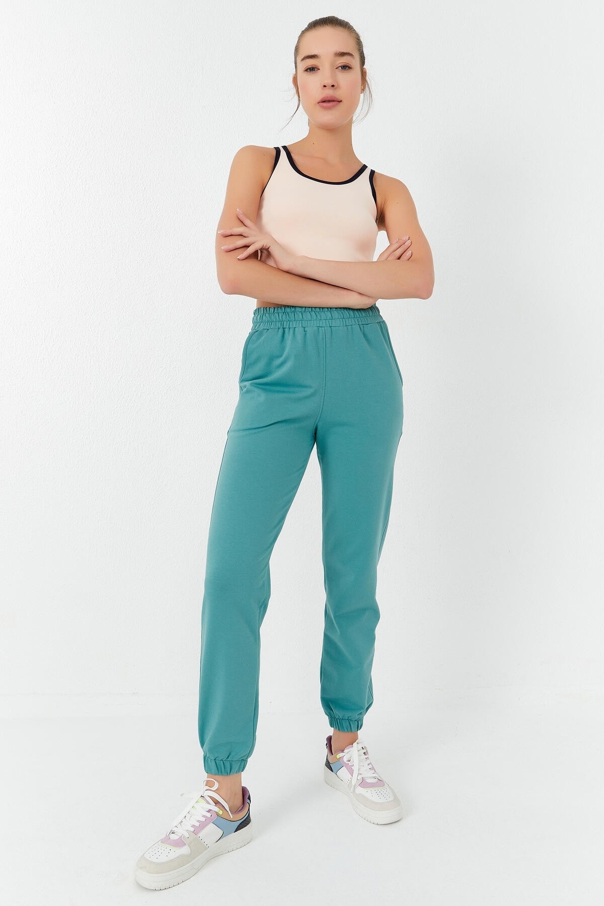 Somon Basic Sıfır Kol Dar Kalıp U Yaka Kadın Crop Top Atlet - 97162