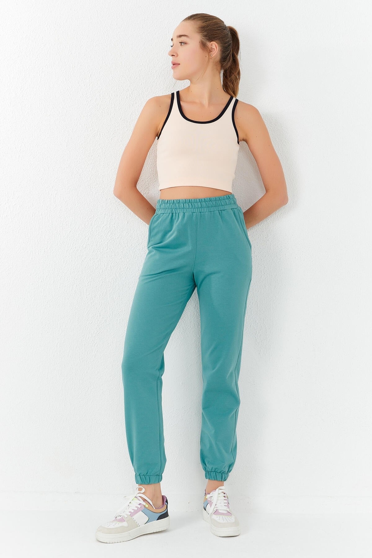 Somon Basic Sıfır Kol Dar Kalıp U Yaka Kadın Crop Top Atlet - 97162