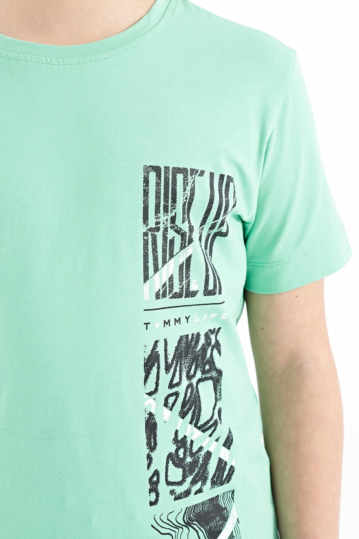 Su Yeşili Baskı Detaylı O Yaka Standart Kalıp Erkek Çocuk T-Shirt - 11104