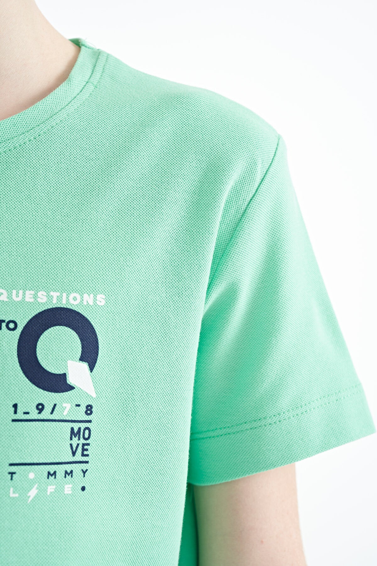 Su Yeşili Baskı Detaylı O Yaka Standart Kalıp Erkek Çocuk T-Shirt - 11145