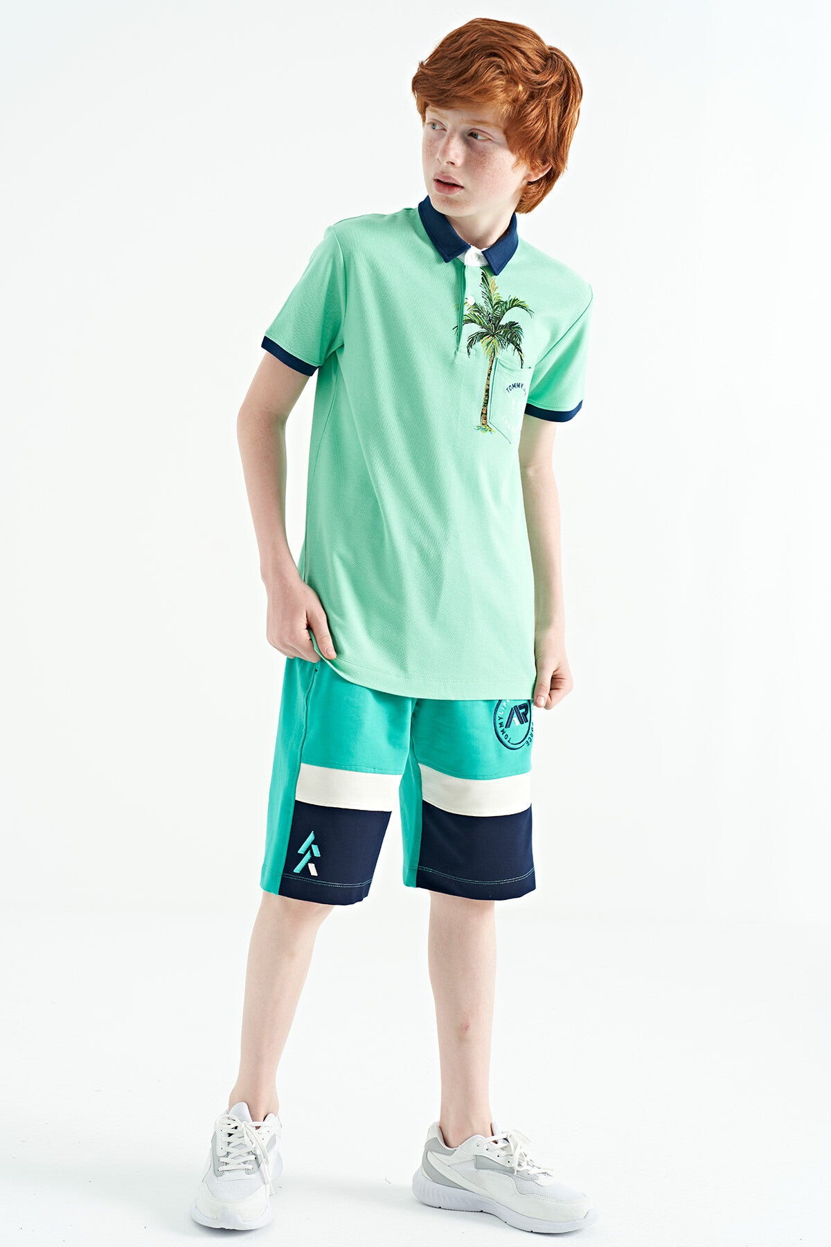 Su Yeşili Baskılı Cep Detaylı Standart Kalıp Polo Yaka Erkek Çocuk T-Shirt - 11144