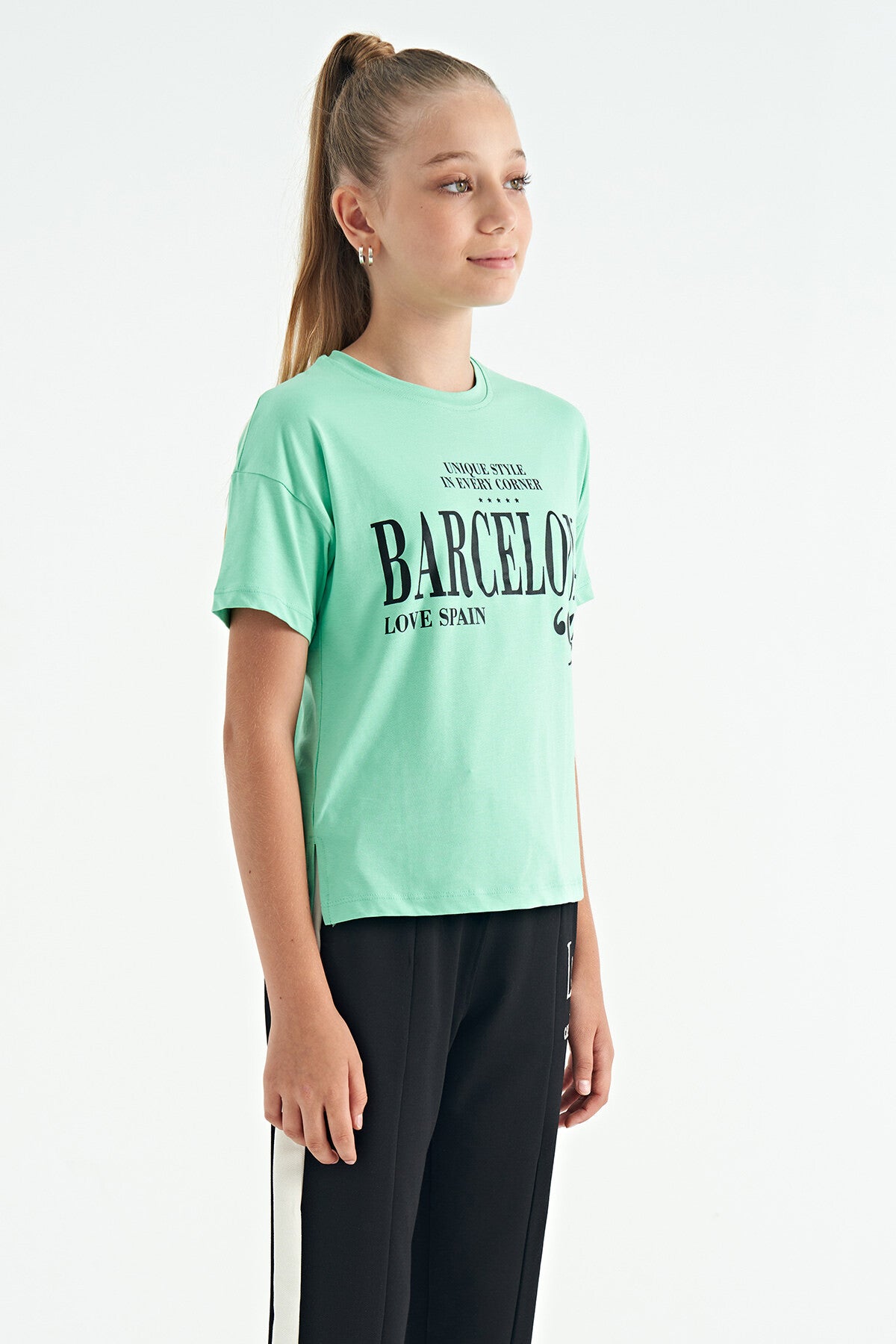 Su Yeşili O Yaka Yazı Baskılı Düşük Omuz Oversize Kız Çocuk T-Shirt - 75115