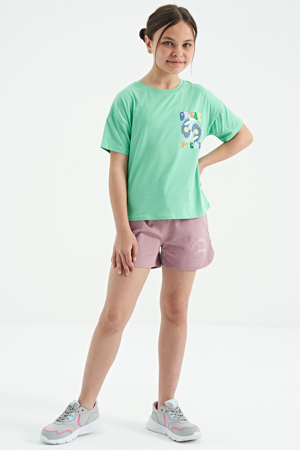 Su Yeşili Ön Arka Çok Renkli Baskılı Oversize Kısa Kollu Kız Çocuk T-Shirt - 75117