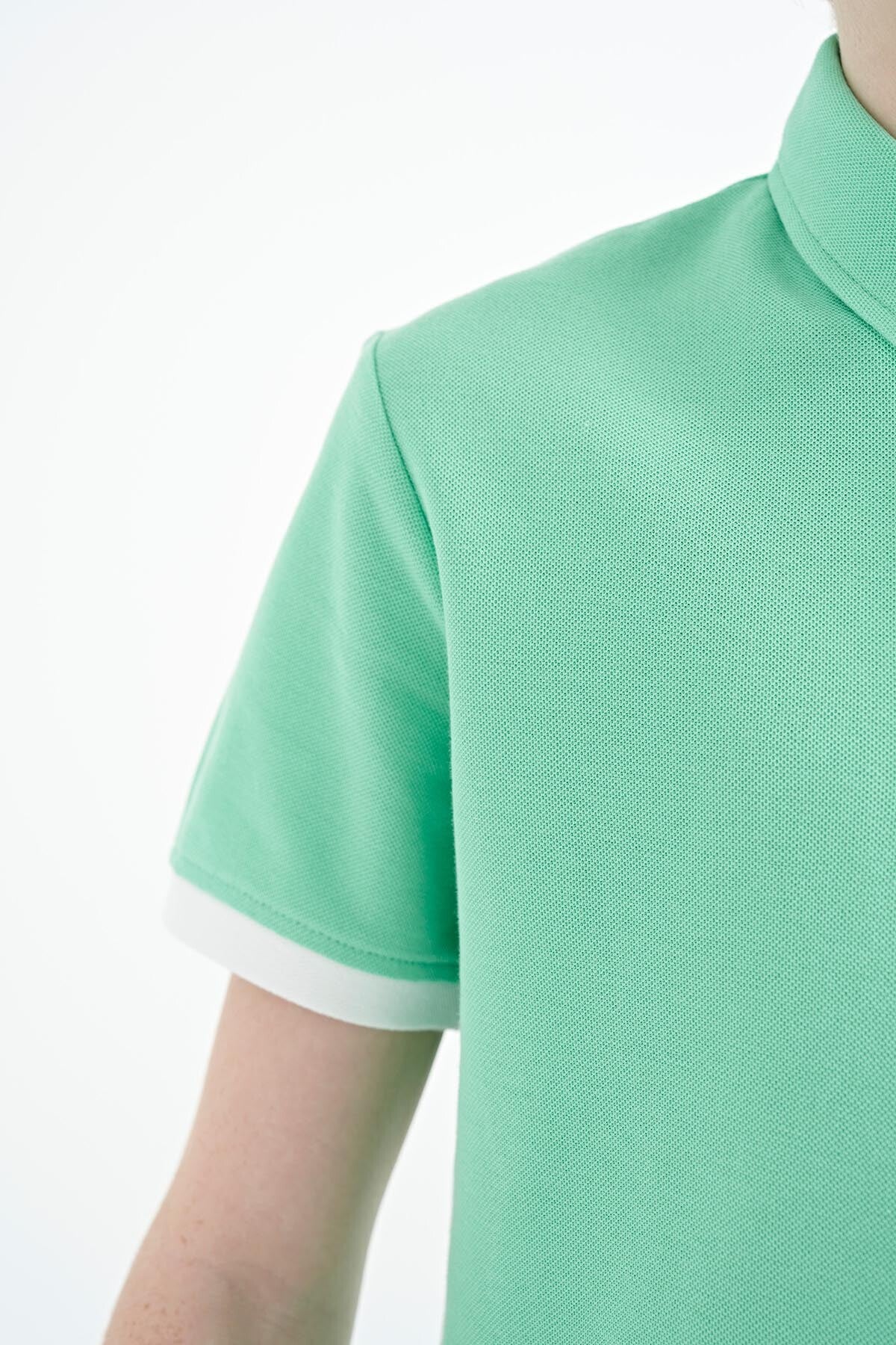 Su Yeşili Ön Cep Detaylı Baskılı Standart Kalıp Polo Yaka Erkek Çocuk T-Shirt - 11102